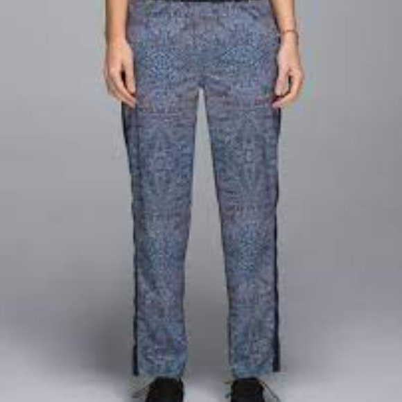 lululemon rise & shine Trouser Pants - Picture 10 of 10